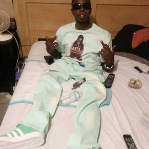 Meet your Posher, Gutta